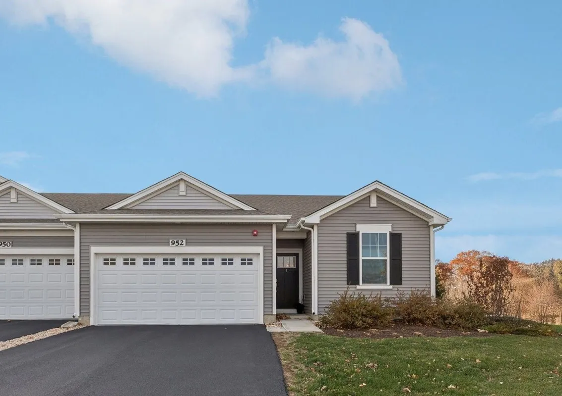 Property Slideshow image 1 of 32 | 952 darwin st, North Aurora, IL, 60542