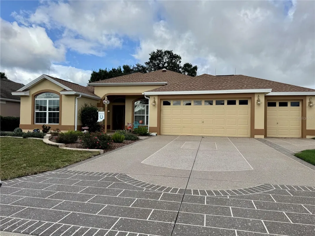 Property Slideshow image 1 of 37 | 2005 markridge loop, The Villages, FL, 32162