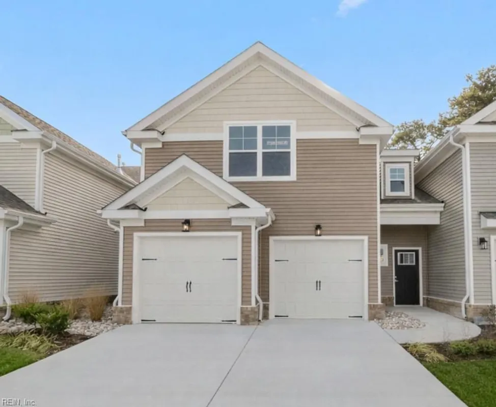 Property Slideshow image 1 of 41 | 4723 mahogany run, Chesapeake, VA, 23321