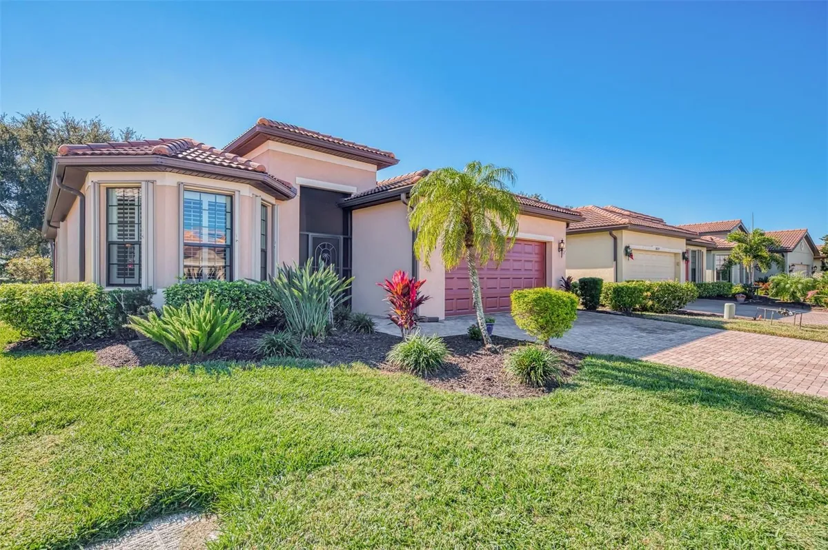Property Slideshow image 1 of 49 | 20235 pezzana dr, Venice, FL, 34292