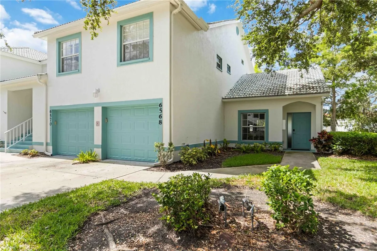 Property Slideshow image 1 of 28 | 6568 fairway gardens dr # 6568, Bradenton, FL, 34203