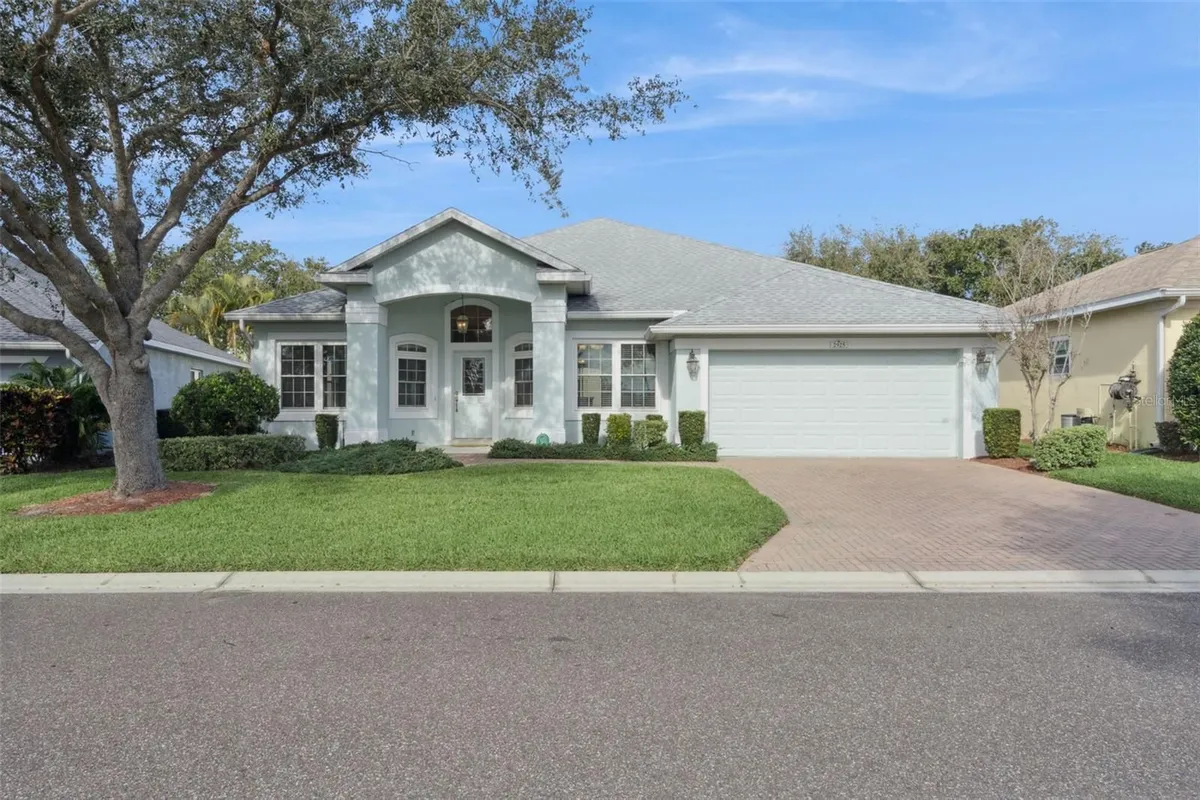 Property Slideshow image 1 of 54 | 2925 dayton dr, Winter Haven, FL, 33884