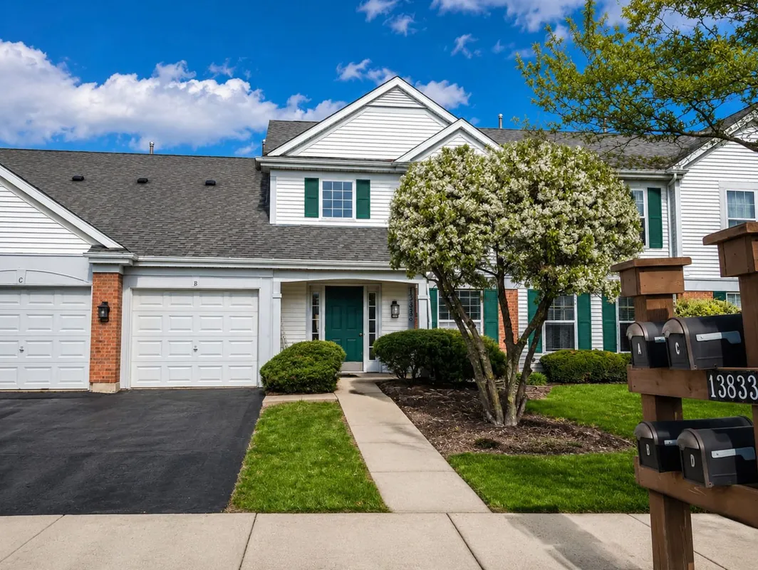 Property Slideshow image 1 of 16 | 13833 s balsam ln c, Plainfield, IL, 60544