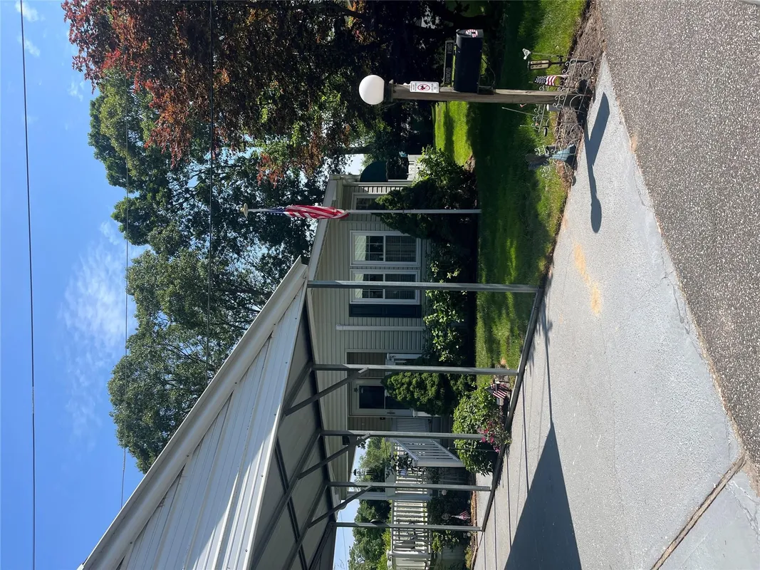 Property Slideshow image 1 of 10 | 1661 old country rd 156d, Riverhead, NY, 11901