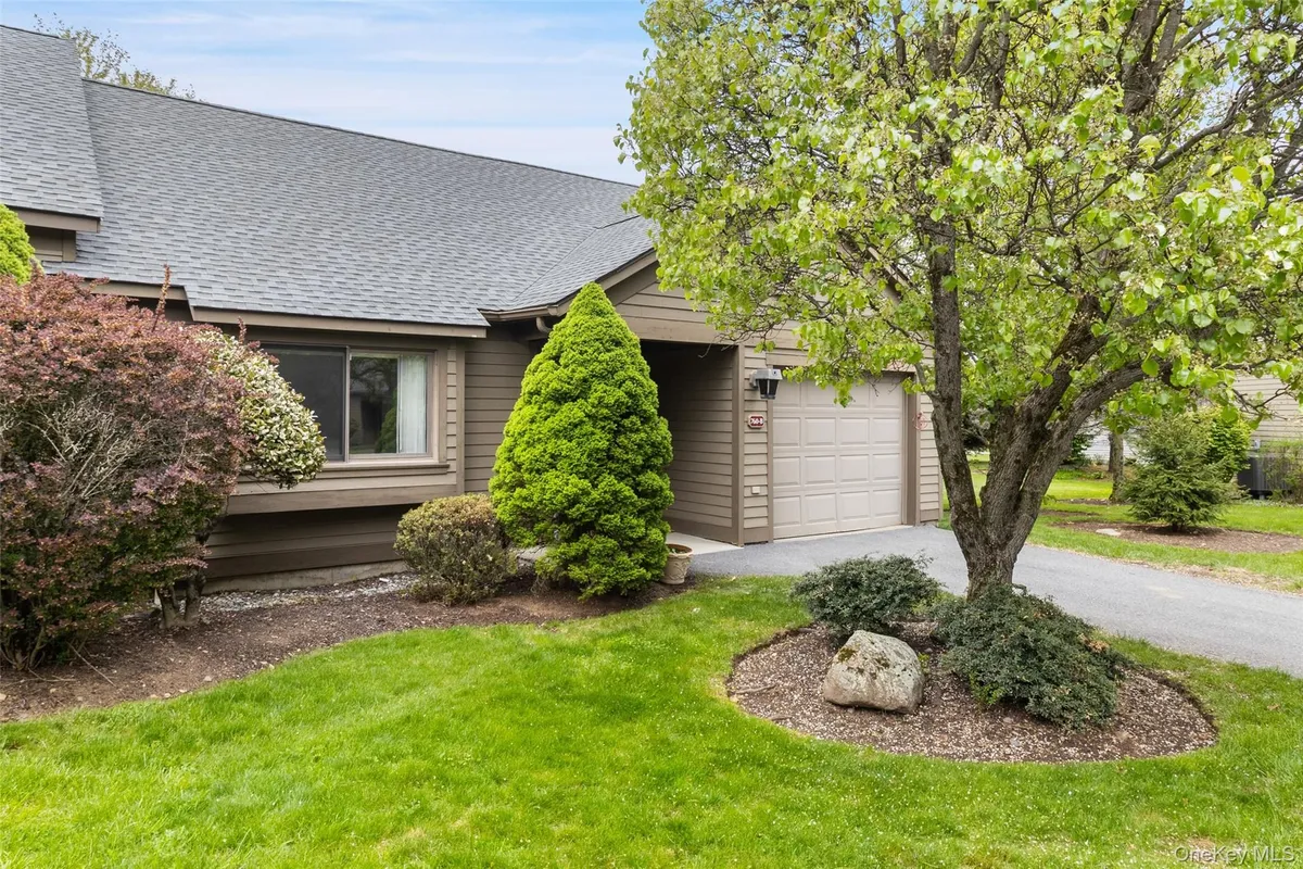 Property Slideshow image 1 of 27 | 760 heritage hills dr b, Somers, NY, 10589