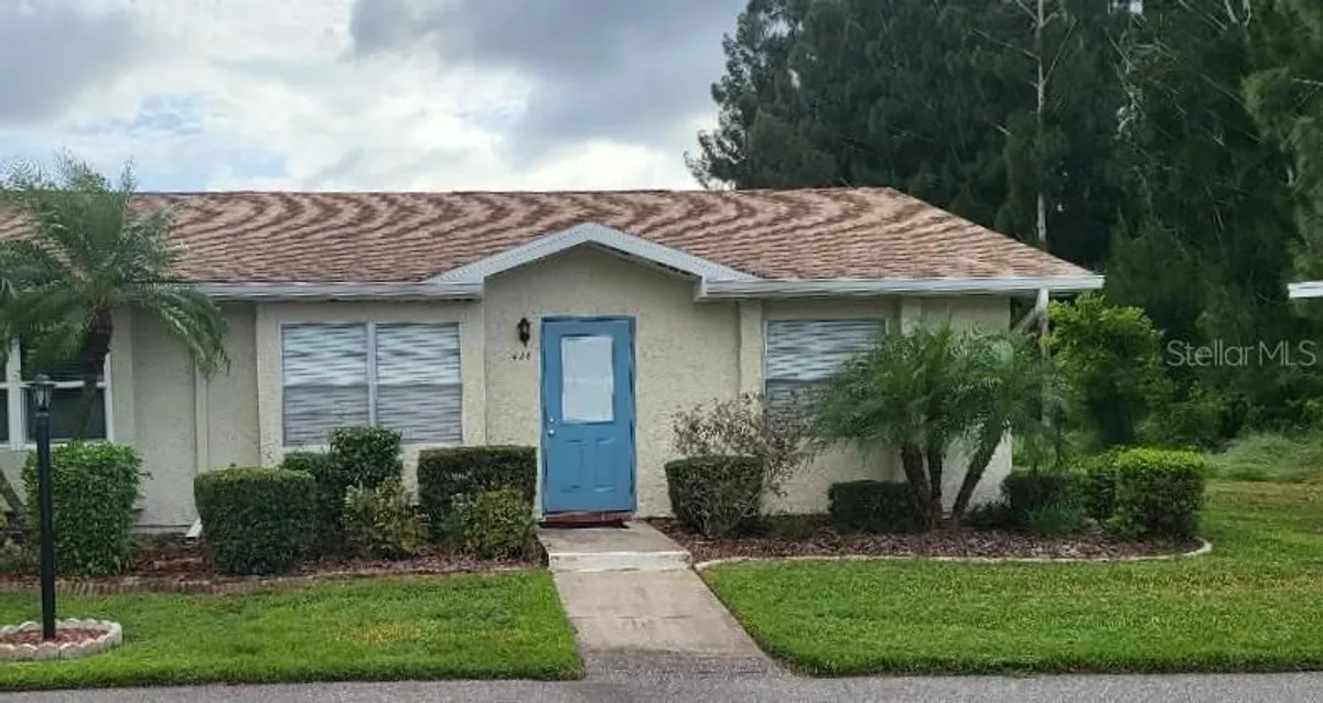 Property Slideshow image 1 of 41 | 424 lake point ct 5a, Sun City Center, FL, 33573