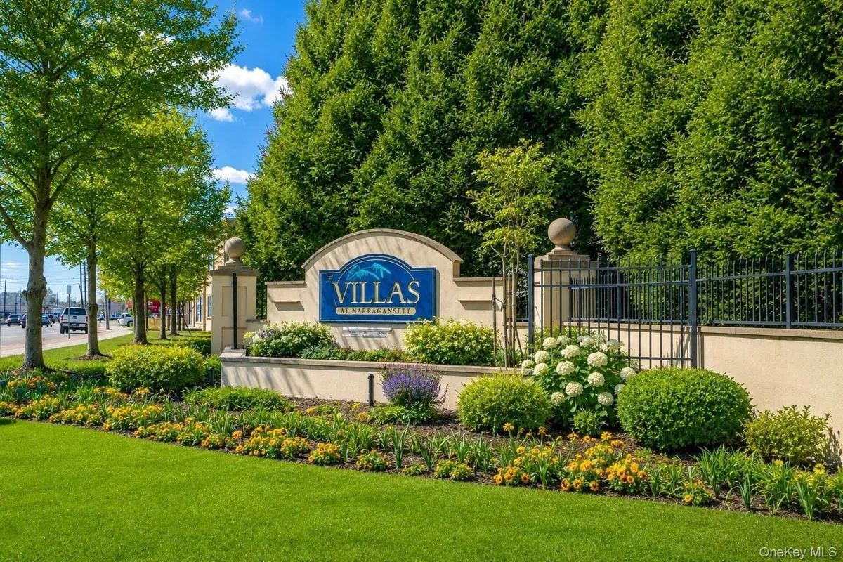Property Slideshow image 1 of 24 | 406 narragansett villas dr, Babylon, NY, 11757