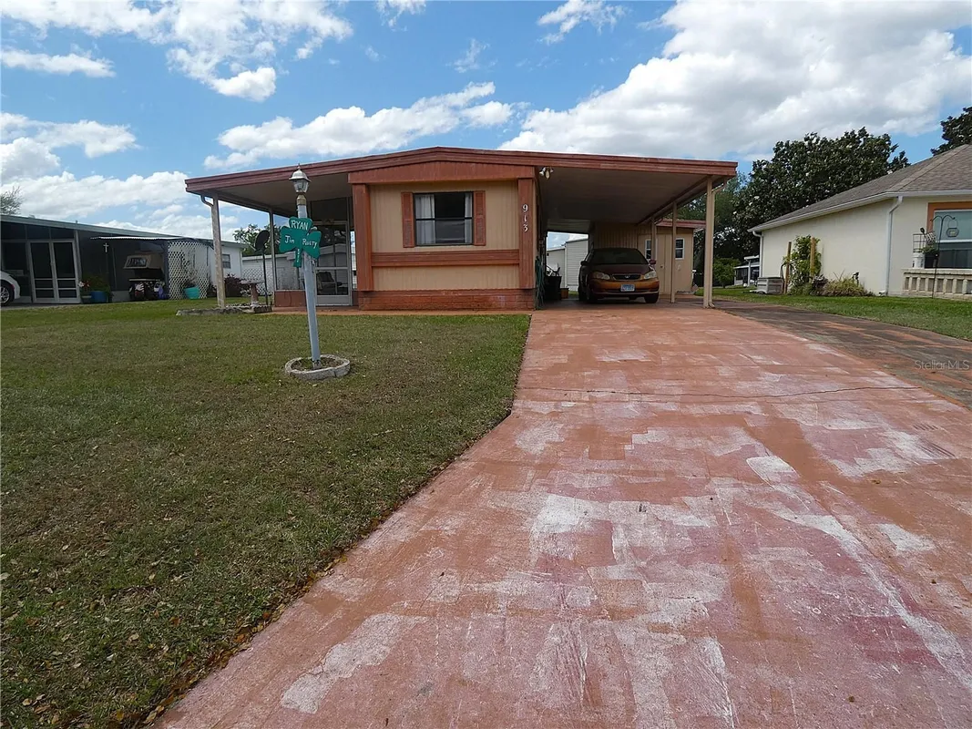 Property Slideshow image 1 of 4 | 913 beechwood ave, Lady Lake, FL, 32159