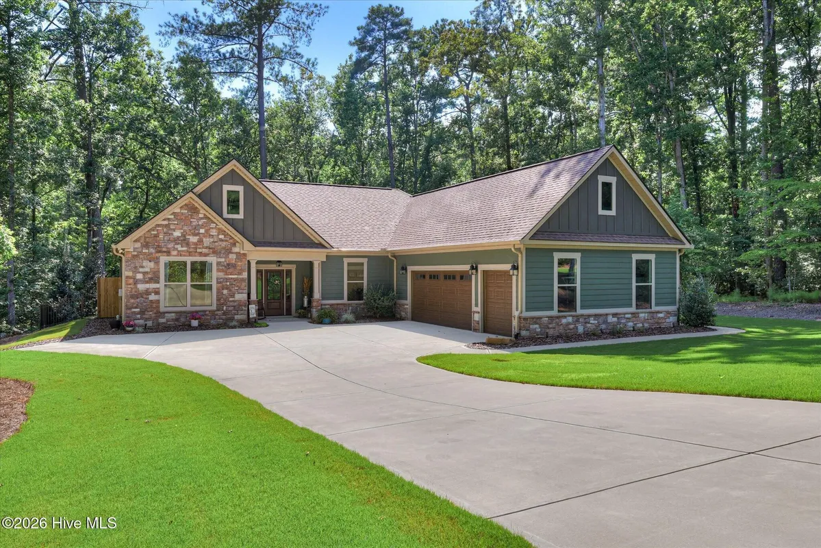 Property Slideshow image 1 of 31 | 223 candlewick loop, Mccormick, SC, 29835