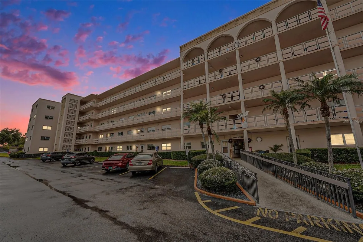 Property Slideshow image 1 of 37 | 5623 80th st n unit 211, St Petersburg, FL, 33709