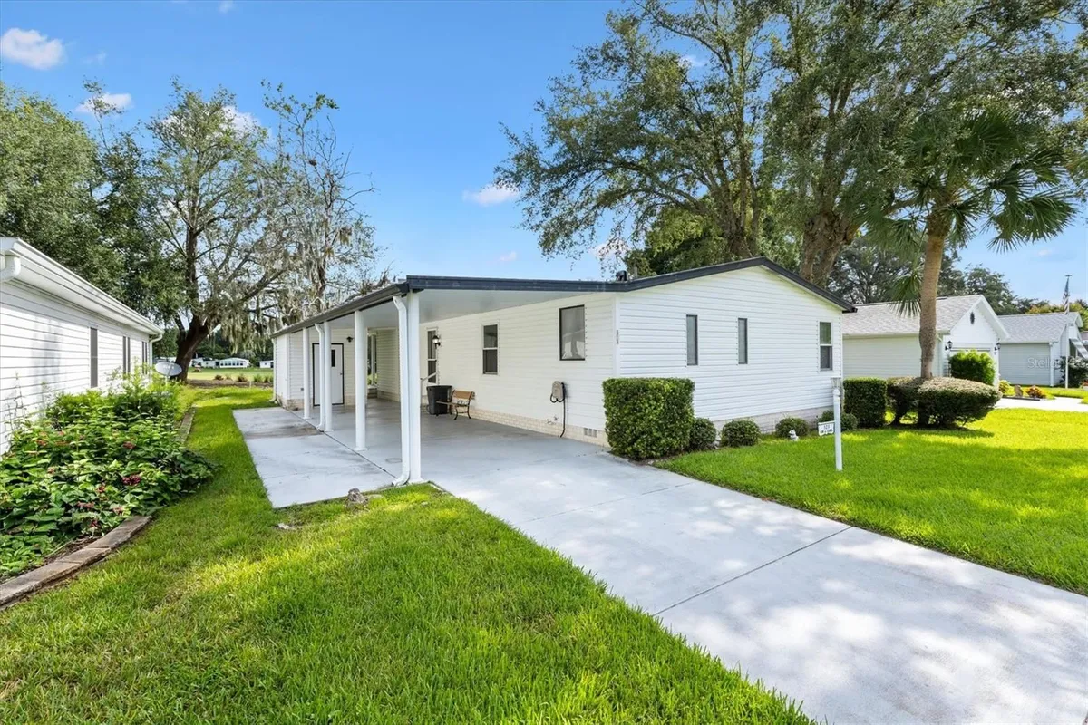 Property Slideshow image 1 of 38 | 523 bonita dr, The Villages, FL, 32159