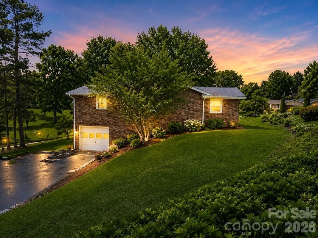 Property Slideshow image 1 of 21 | 114 falling waters rd 2, Hendersonville, NC, 28792