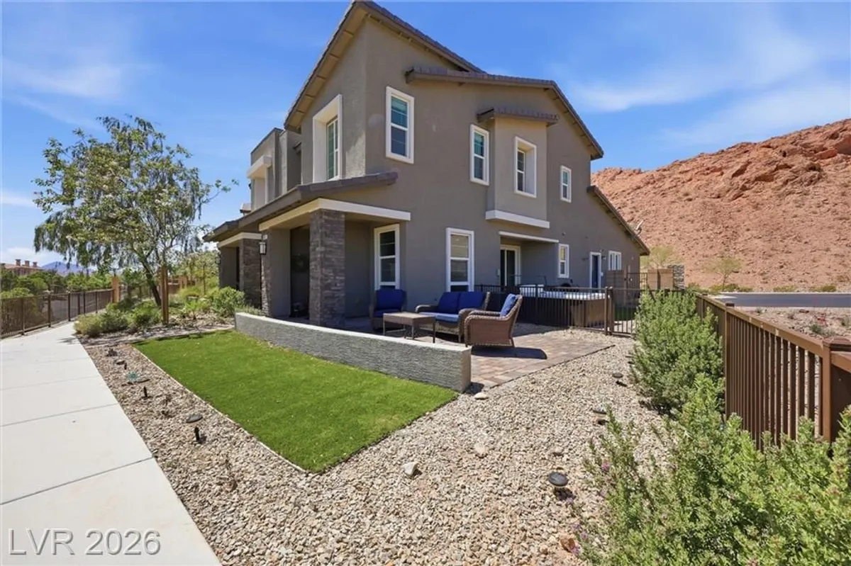 Property Slideshow image 1 of 39 | 152 kimberlite dr, Henderson, NV, 89011