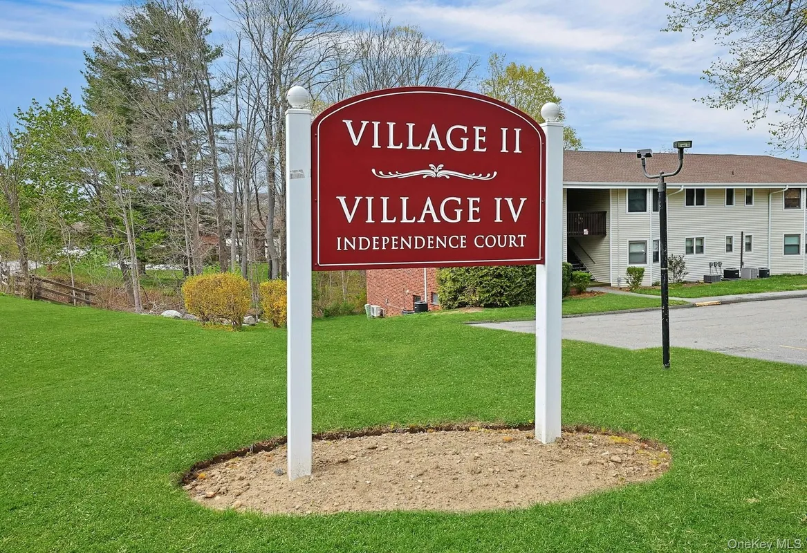 Property Slideshow image 1 of 24 | 78 independence ct i, Yorktown, NY, 10598