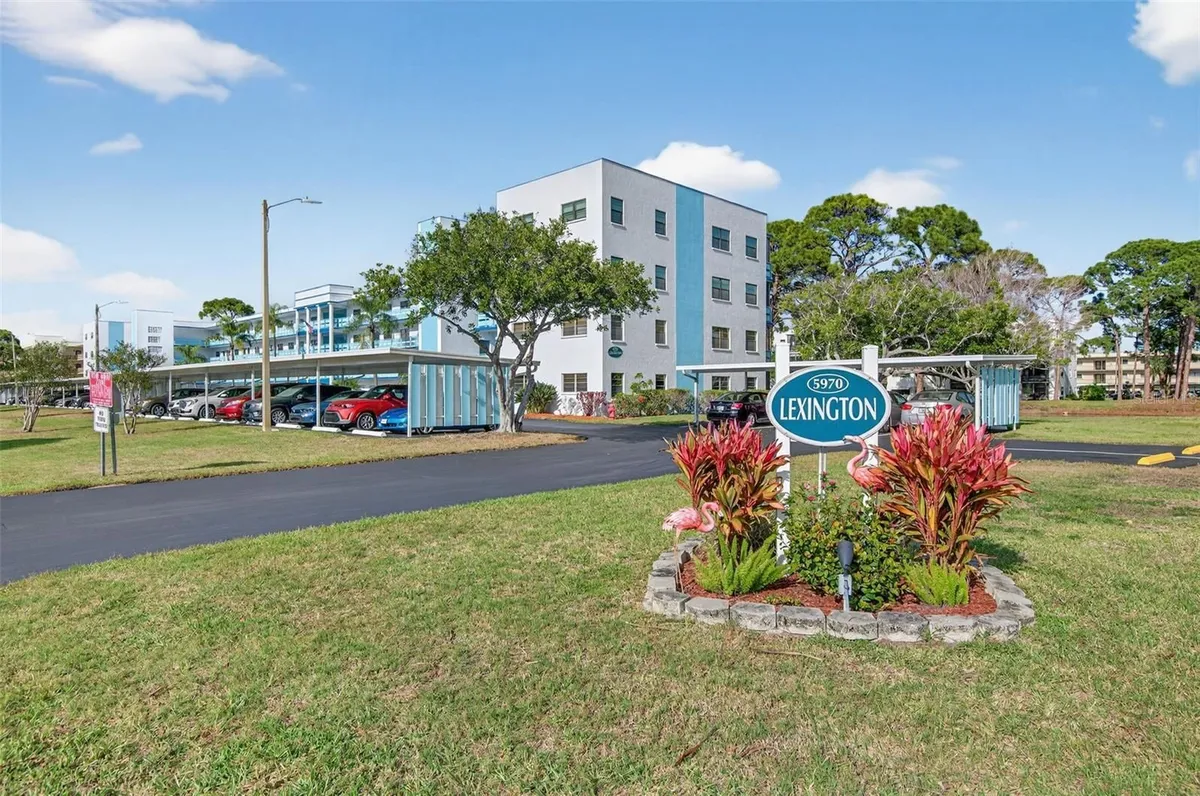 Property Slideshow image 1 of 60 | 5970 80th st 102, St Petersburg, FL, 33709