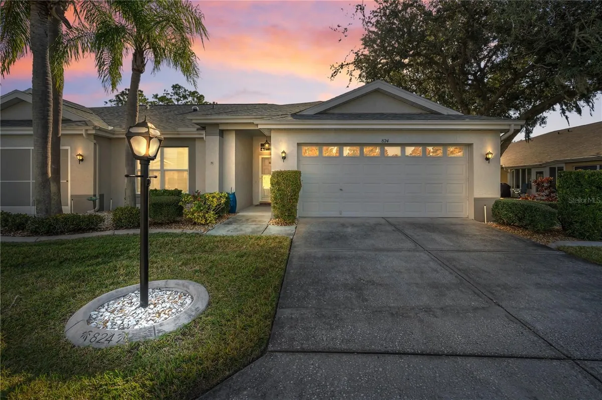 Property Slideshow image 1 of 35 | 824 manchester woods dr # 48, Sun City Center, FL, 33573