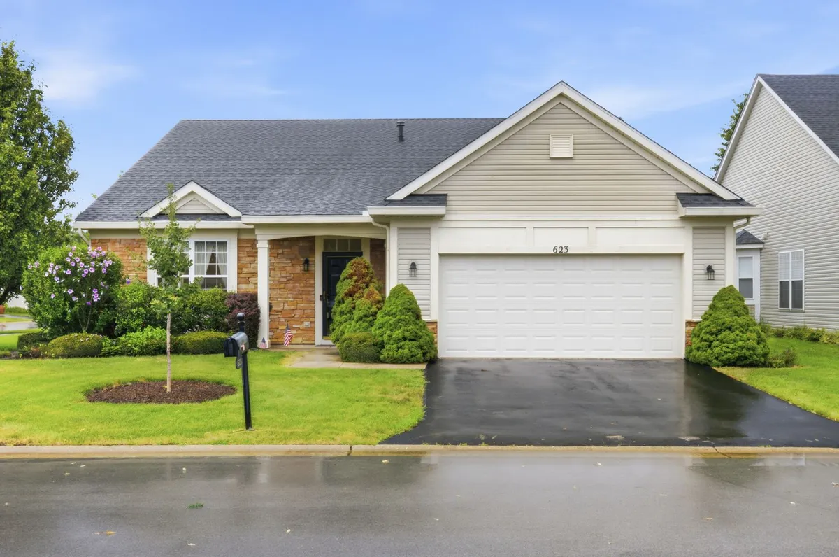 Property Slideshow image 1 of 26 | 623 saugatuk cir, Romeoville, IL, 60446