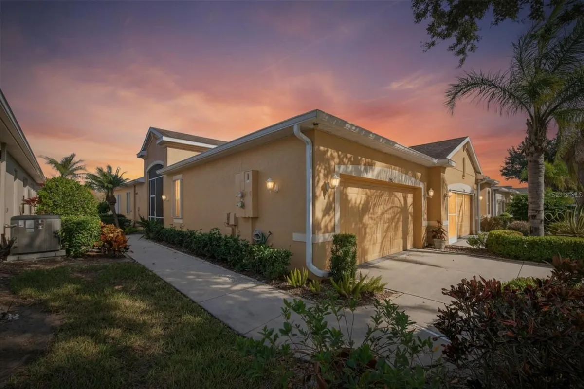 Property Slideshow image 1 of 67 | 2243 oakley green dr # 29, Sun City Center, FL, 33573