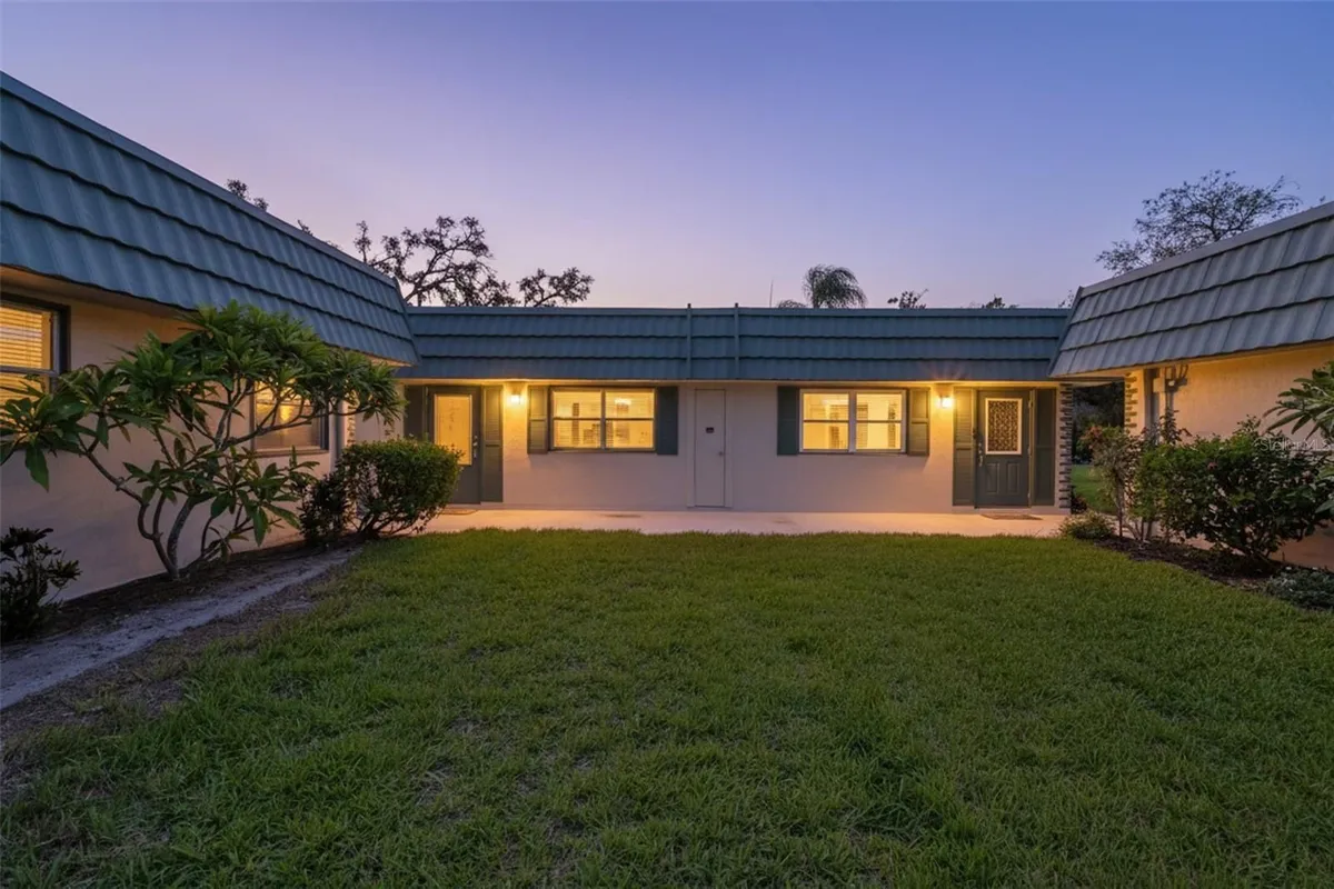 Property Slideshow image 1 of 65 | 1811 bedford ln 153, Sun City Center, FL, 33573