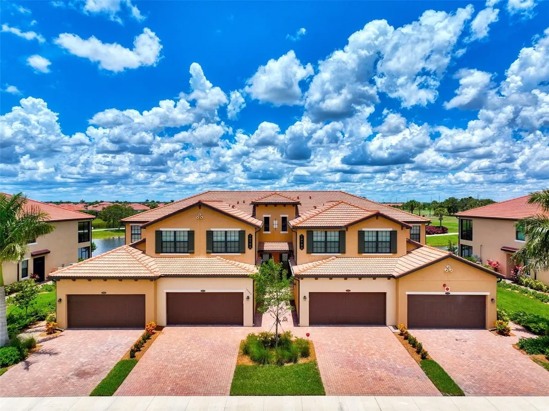 Property Slideshow image 1 of 97 | 10792 tarflower dr 101, Venice, FL, 34293