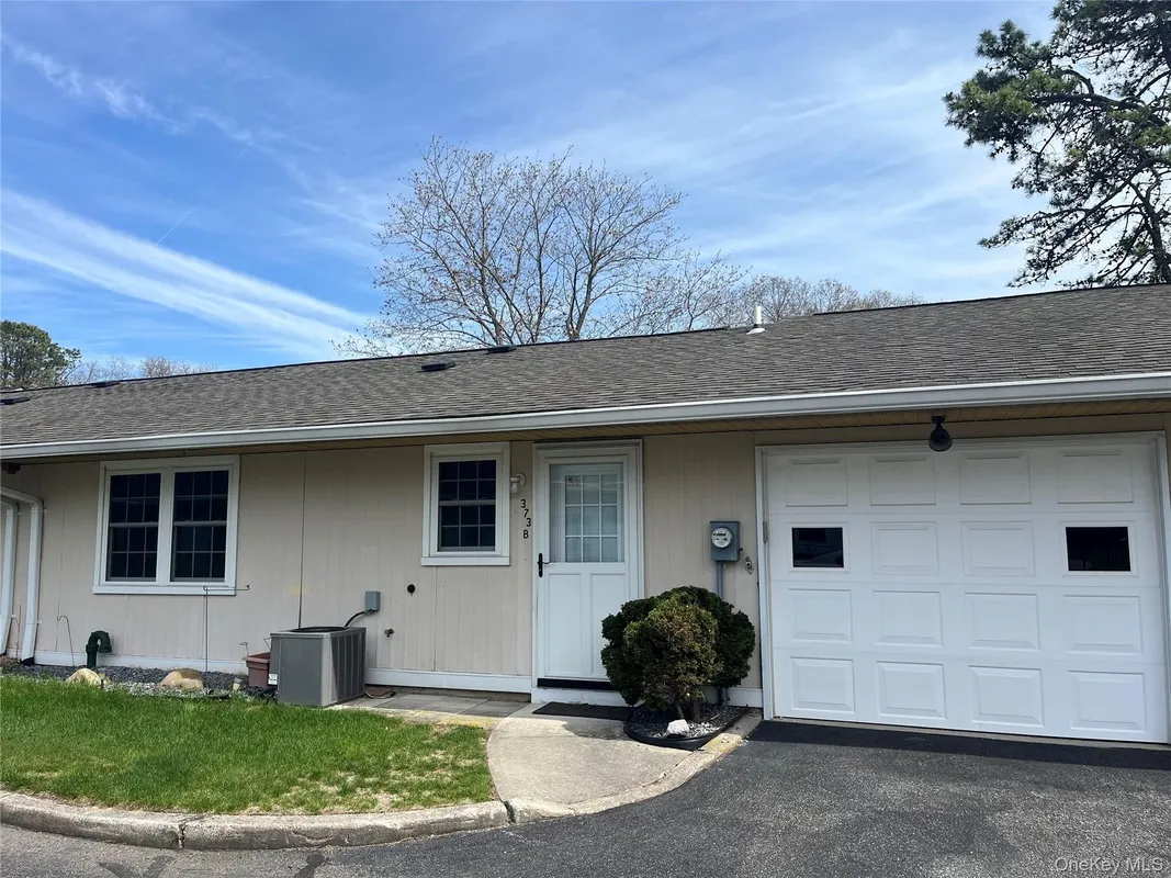 Property Slideshow image 1 of 25 | 373 woodbridge dr b, Brookhaven, NY, 11961