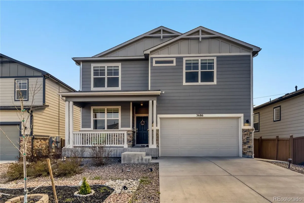Property Slideshow image 1 of 35 | 3686 sandy vista ln, Castle Rock, CO, 80104