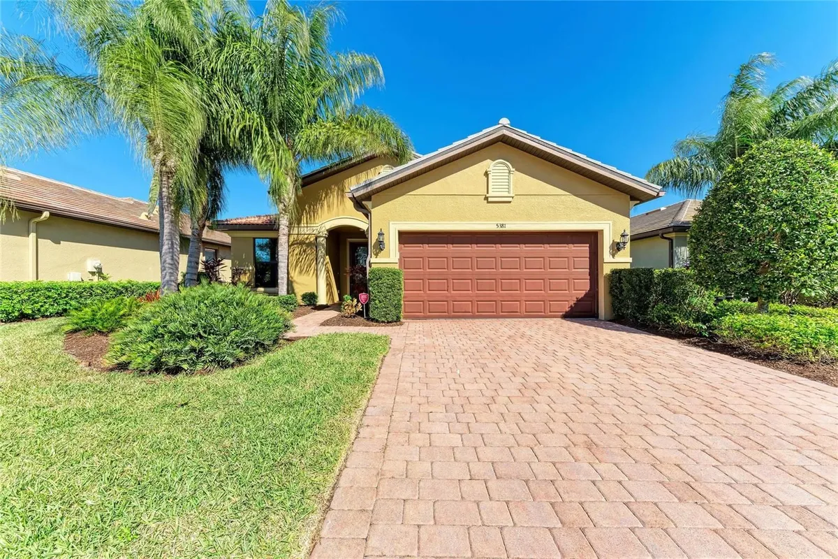 Property Slideshow image 1 of 61 | 5381 sundew dr, Sarasota, FL, 34238