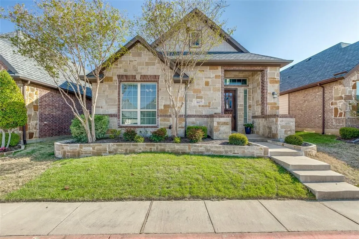 Property Slideshow image 1 of 35 | 8617 grassland dr, Mckinney, TX, 75070