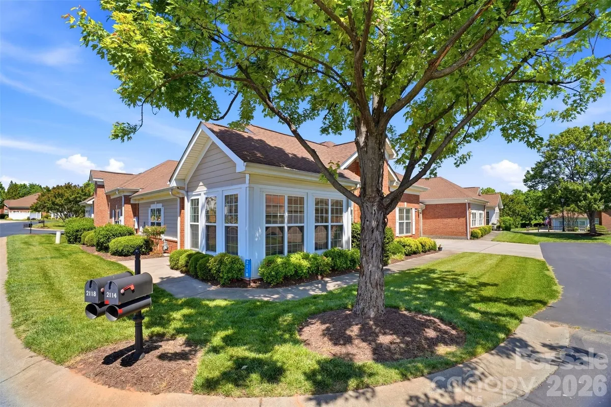 Property Slideshow image 1 of 36 | 2118 n castle ct, Matthews, NC, 28105