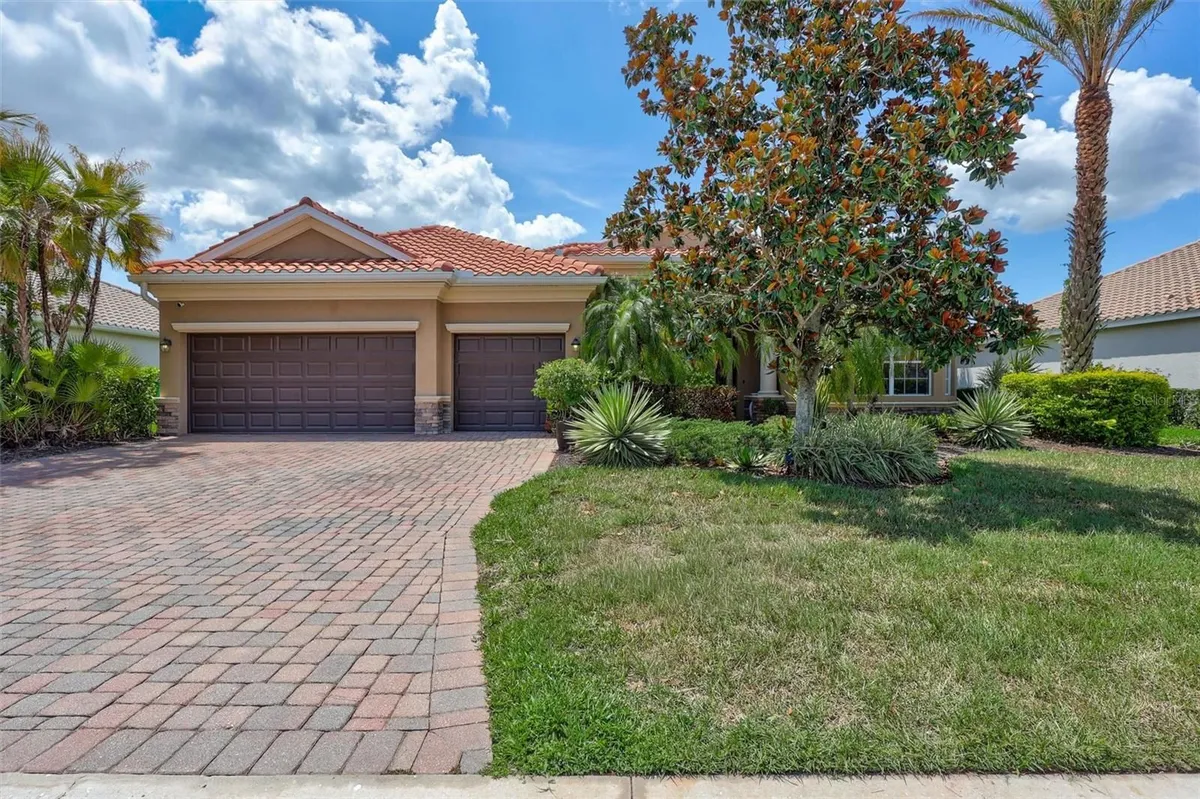 Property Slideshow image 1 of 98 | 7511 heritage grand pl, Bradenton, FL, 34212