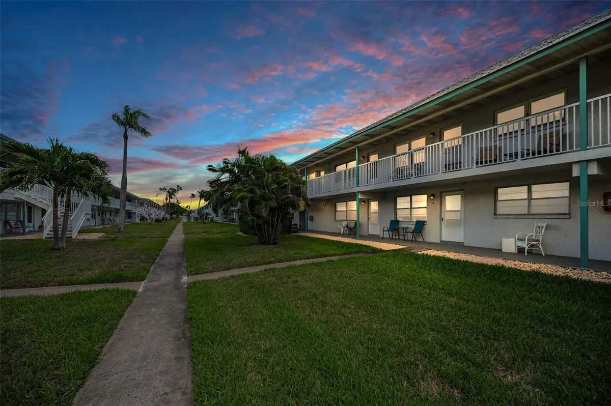Property Slideshow image 1 of 37 | 5227 81st ln 22, St Petersburg, FL, 33709