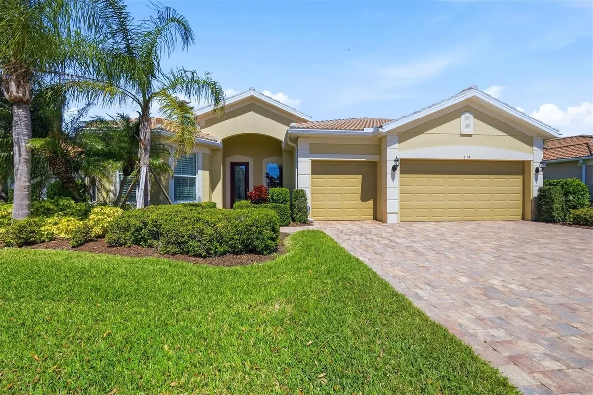 Property Slideshow image 1 of 53 | 6124 abaco dr, Sarasota, FL, 34238