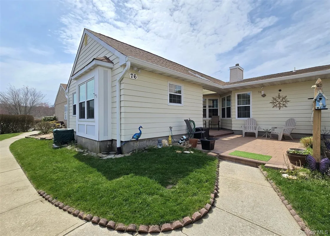 Property Slideshow image 1 of 20 | 76 theodore dr 76, Brookhaven, NY, 11727