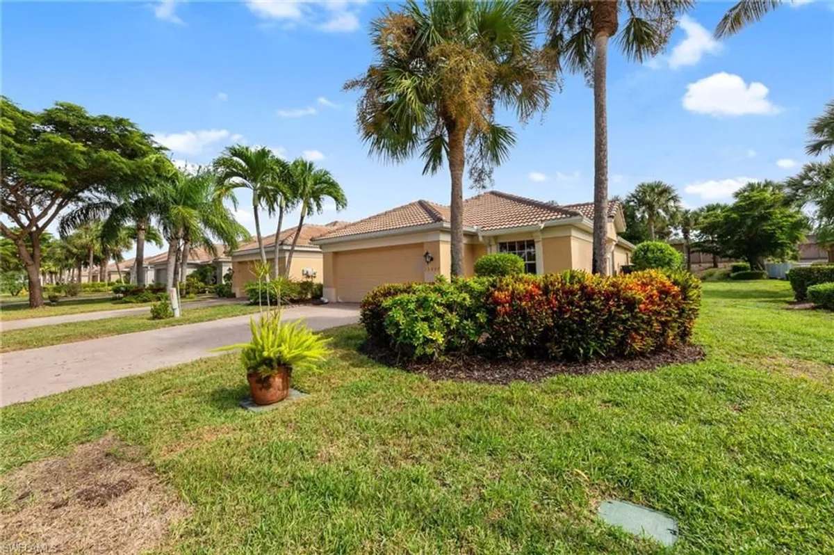 Property Slideshow image 1 of 50 | 10097 colonial country club blvd, Fort Myers, FL, 33913