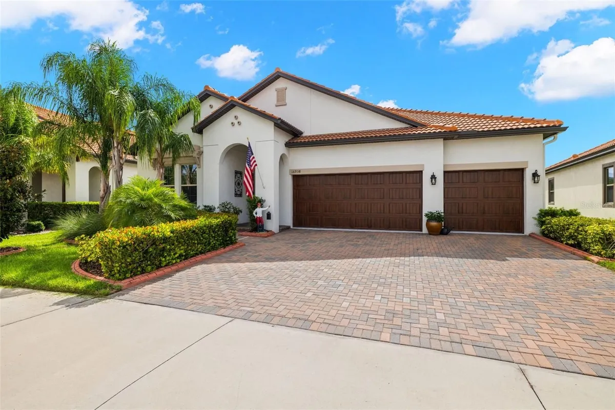 Property Slideshow image 1 of 64 | 16938 scuba crest st, Wimauma, FL, 33598