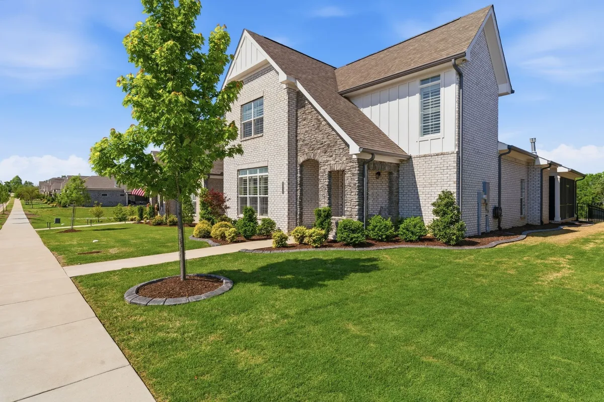 Property Slideshow image 1 of 36 | 6059 parkhaven blvd, Hermitage, TN, 37076