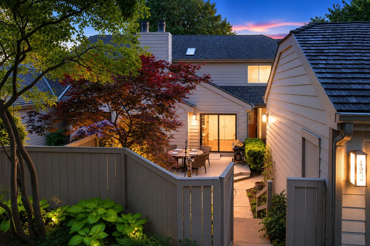 Property Slideshow image 1 of 34 | 422 valley view rd, Lake Barrington, IL, 60010