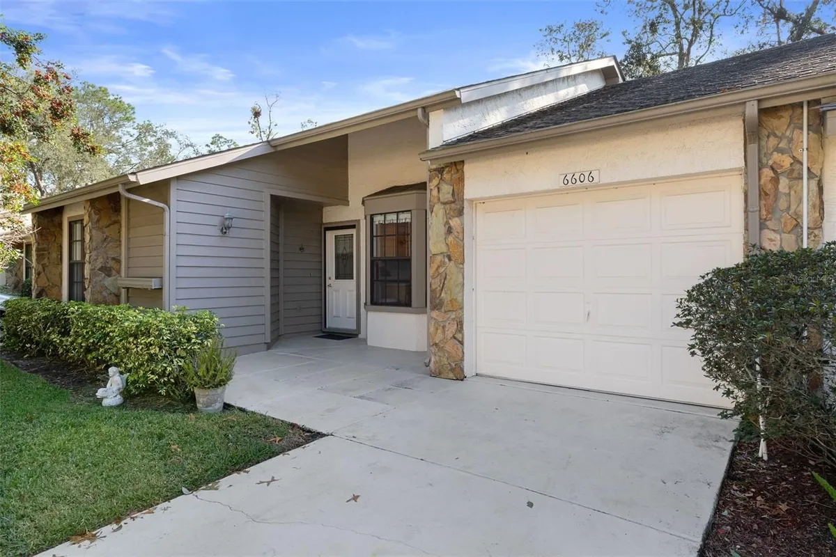 Property Slideshow image 1 of 79 | 6606 brambleleaf dr, Spring Hill, FL, 34606