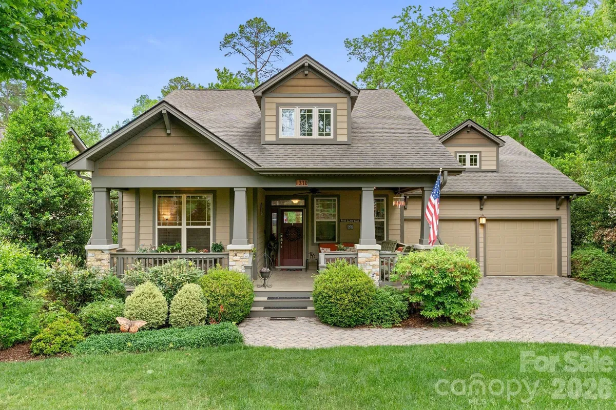 Property Slideshow image 1 of 40 | 316 fennel dun cir, Biltmore Lake, NC, 28715