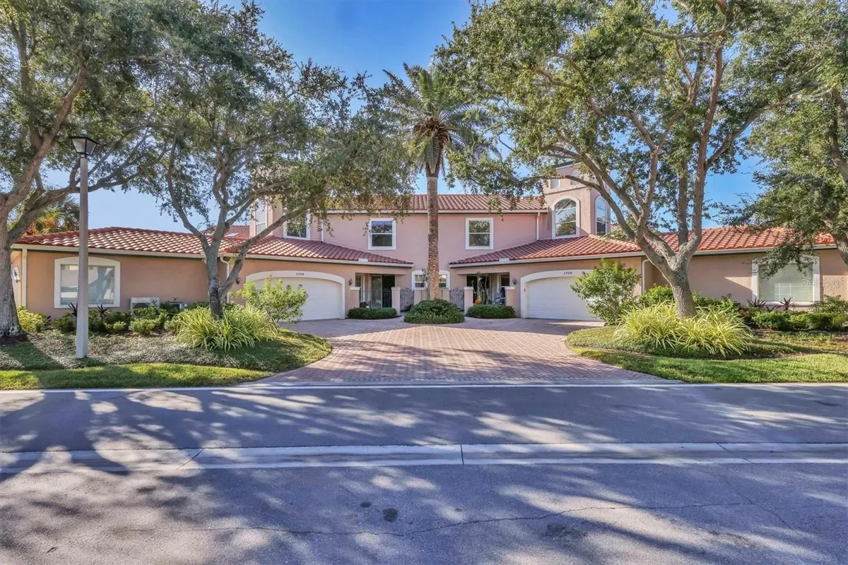 Property Slideshow image 1 of 71 | 1703 starling dr # 1703, Sarasota, FL, 34231