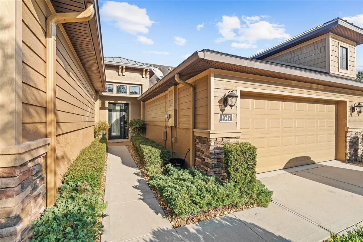 Property Slideshow image 1 of 51 | 1047 kilkenny ln, Ormond Beach, FL, 32174