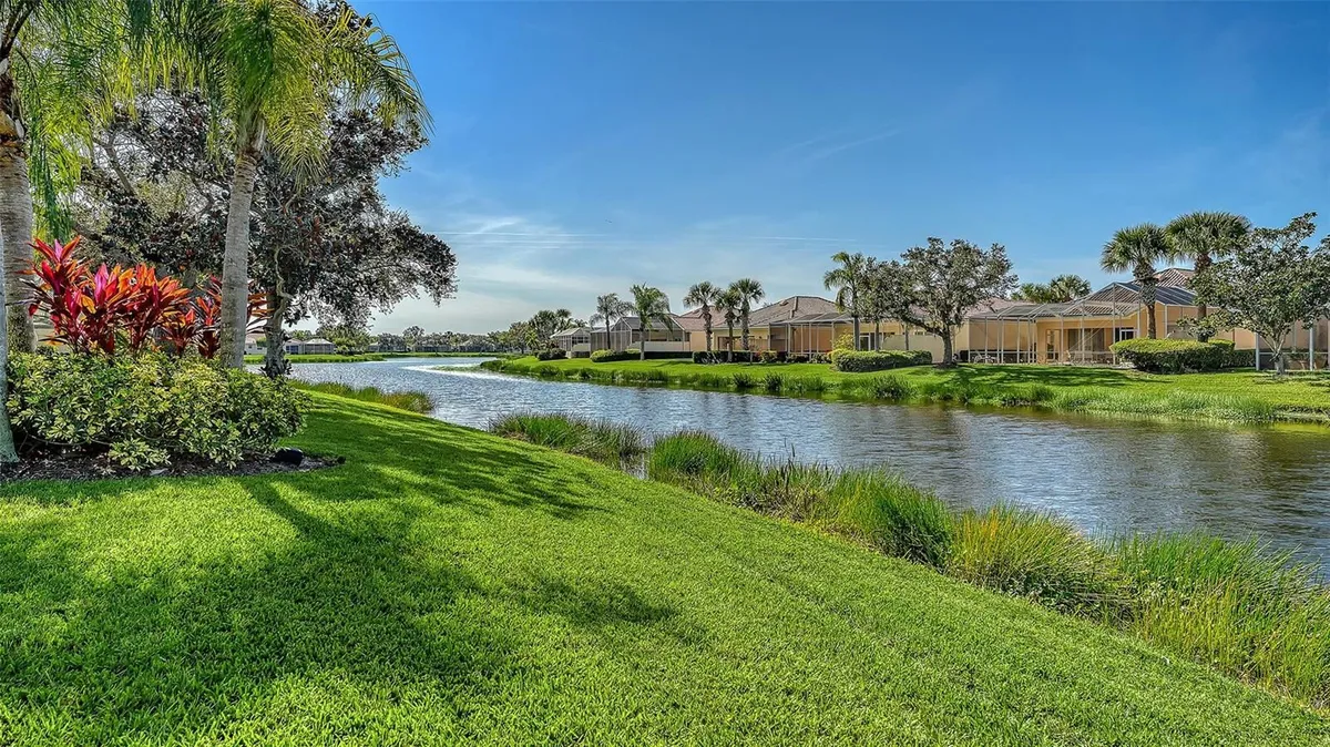 Property Slideshow image 1 of 95 | 5737 ivrea dr, Sarasota, FL, 34238