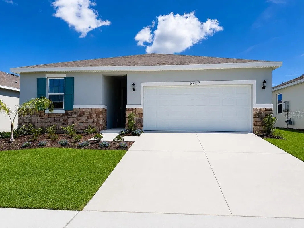 Property Slideshow image 1 of 27 | 5727 hiawassee rd, Okahumpka, FL, 34762
