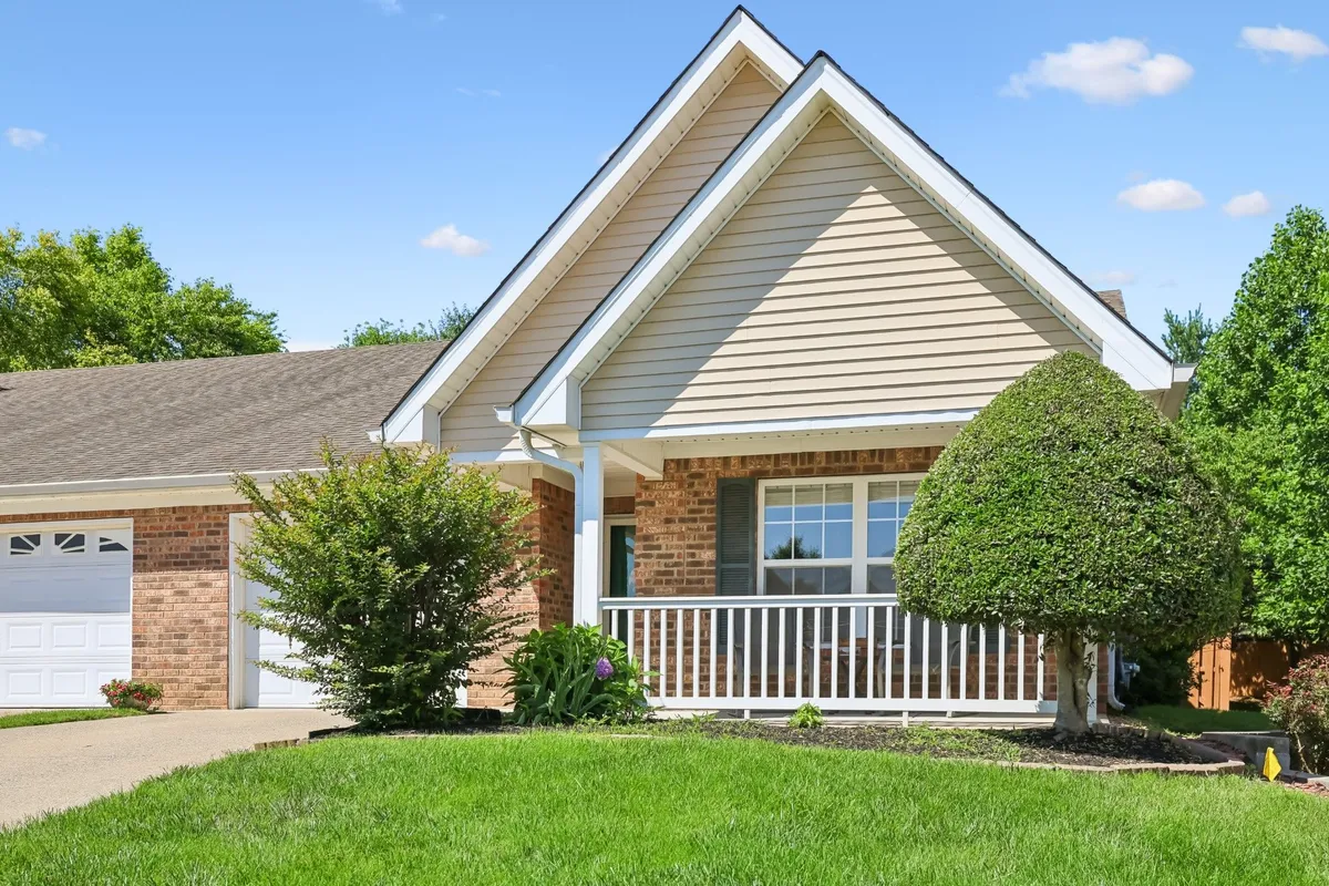 Property Slideshow image 1 of 68 | 704 village green cir, Murfreesboro, TN, 37128