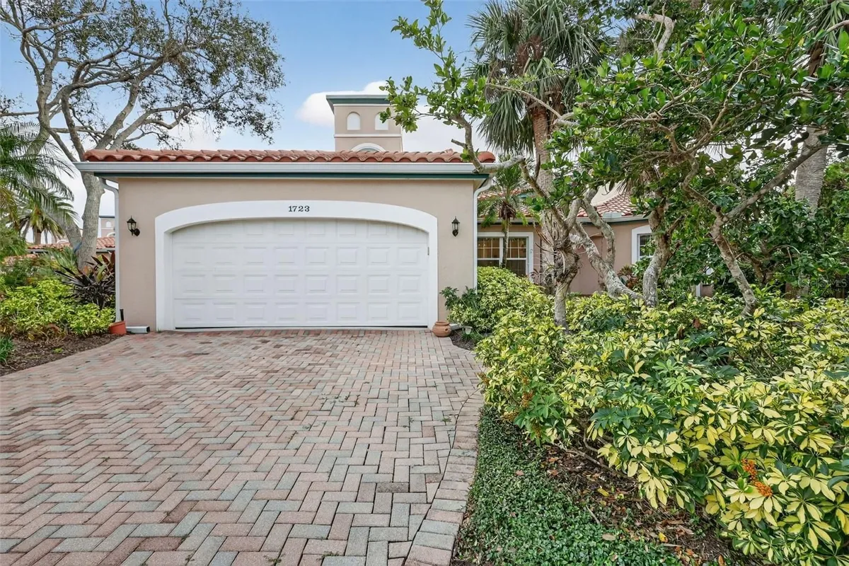 Property Slideshow image 1 of 53 | 1723 starling dr, Sarasota, FL, 34231