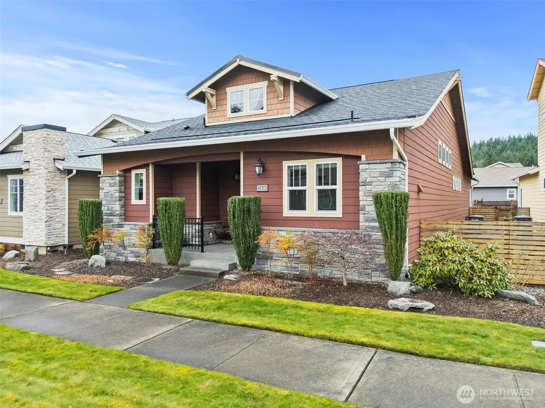 Property Slideshow image 1 of 34 | 14317 knoll park dr, Bonney Lake, WA, 98391