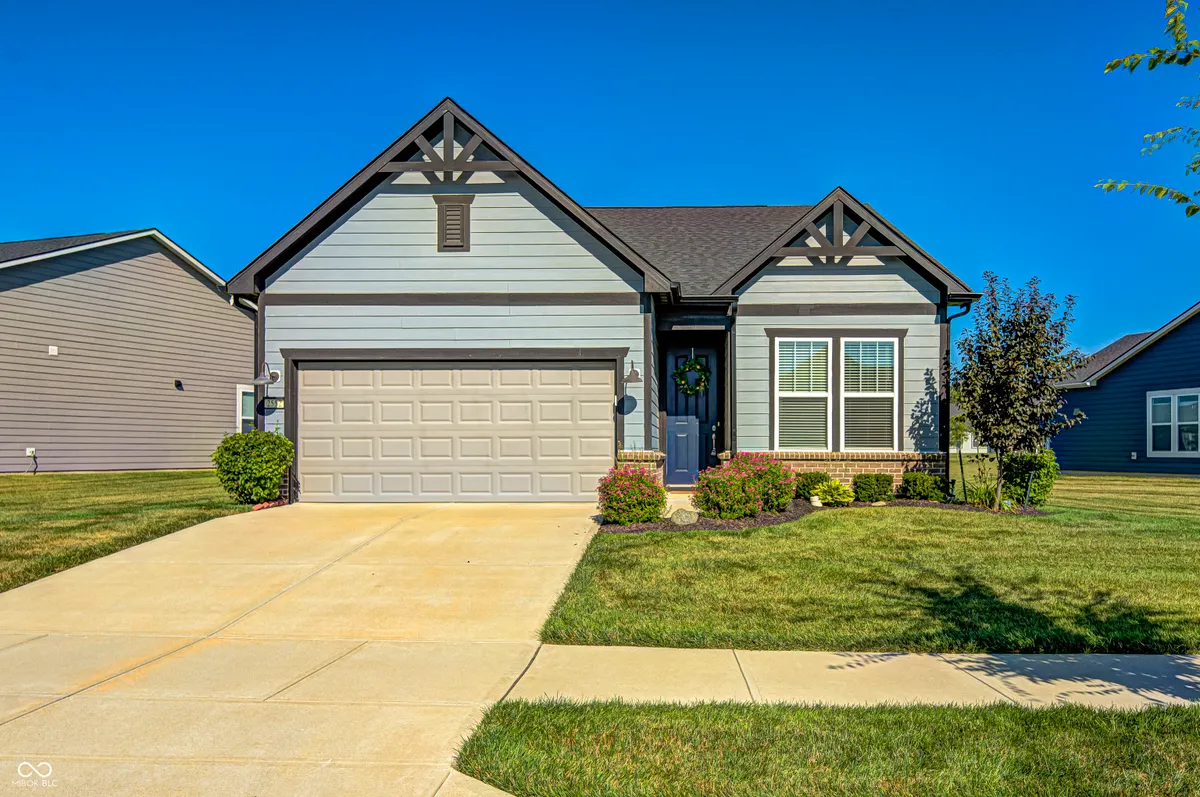 Property Slideshow image 1 of 32 | 2552 old rosebud ln, Westfield, IN, 46074