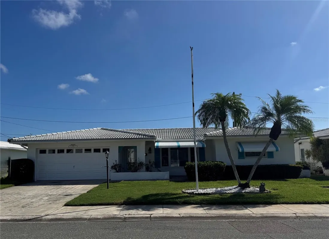 Property Slideshow image 1 of 56 | 10063 40th st n # 3, Pinellas Park, FL, 33782