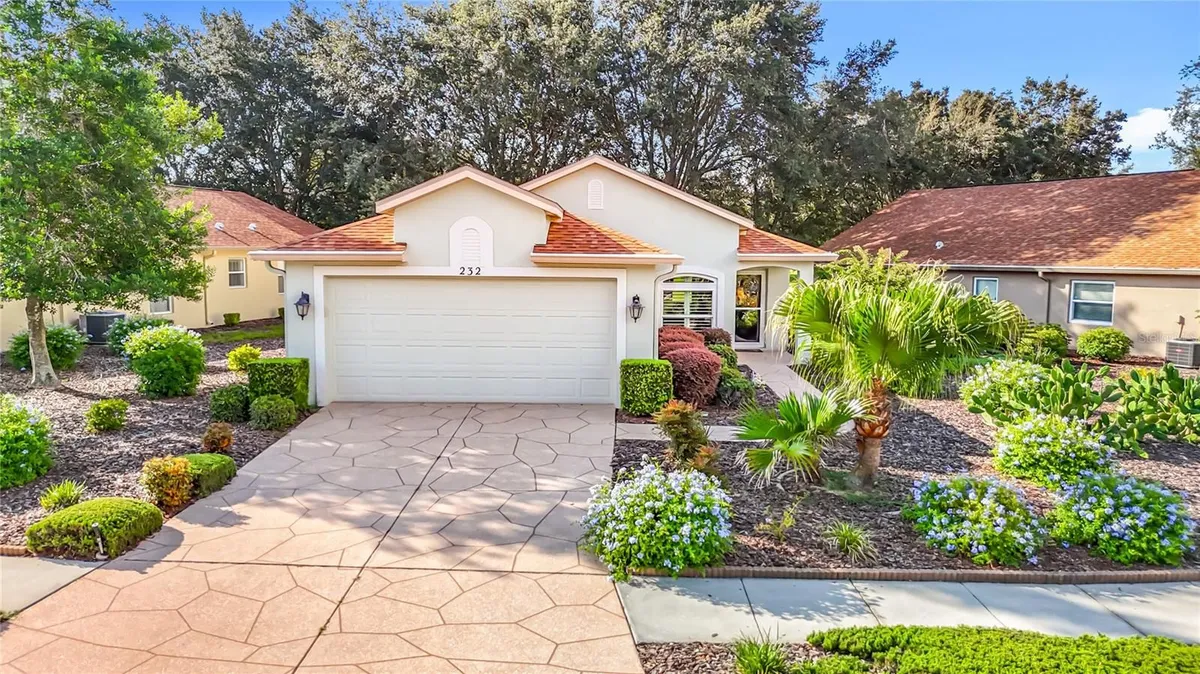 Property Slideshow image 1 of 50 | 232 center oak cir, Spring Hill, FL, 34609