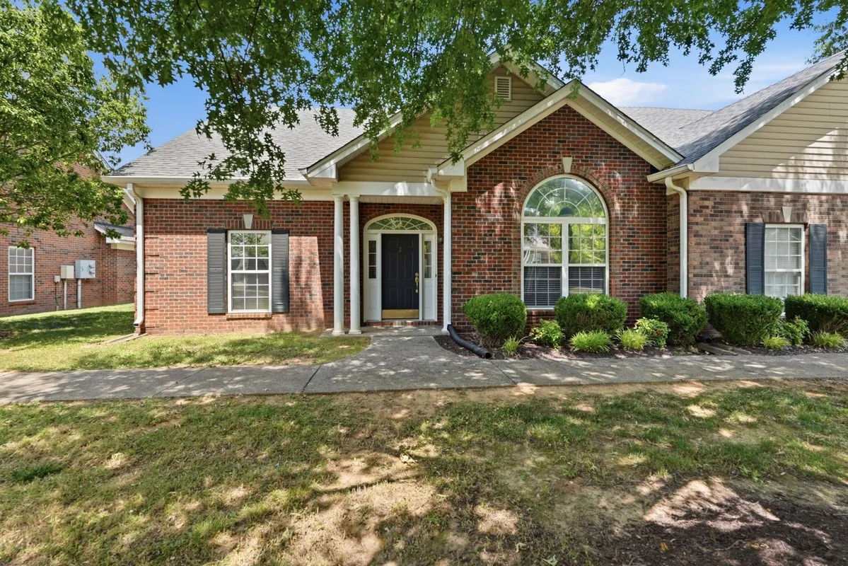 Property Slideshow image 1 of 44 | 2 hosier ct, Lebanon, TN, 37087